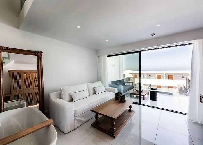 Abaton Island & Station touristique